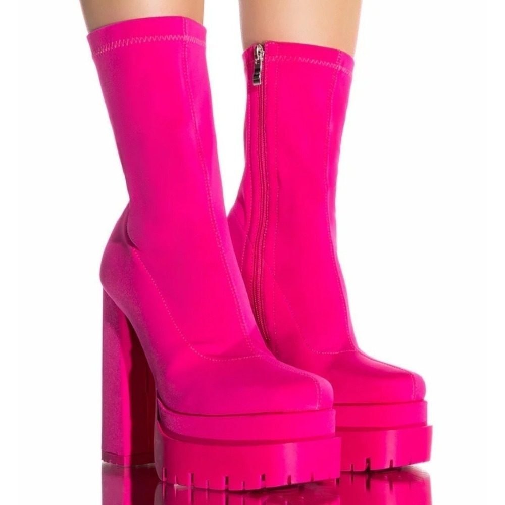 Azalea Wang Pink Icing Monochrome Platform Ankle Boots NIB 7.5 Bootie Barbiecore